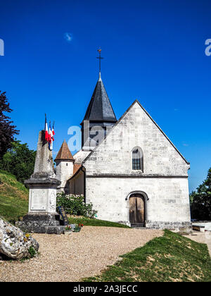 Mittelalterliche Kirche in Giverny, wo Claude Monet begraben ist. Stockfoto