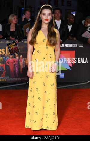 London, Großbritannien. 08 Okt, 2019. LONDON, GROSSBRITANNIEN. Oktober 08, 2019: Katherine Langford für die "Messer aus "Screening als Teil der London Film Festival 2019 im Odeon Leicester Square, London anreisen. Bild: Steve Vas/Featureflash Credit: Paul Smith/Alamy leben Nachrichten Stockfoto