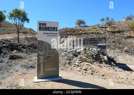 Ruinen des Zweiten Weltkriegs Bunker am Tower Hill, Charters Towers in Queensland, Queensland, Australien Stockfoto