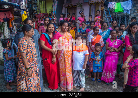 Indische Menschen feiern während Janmashtami Festival in Mumbai Indien Stockfoto