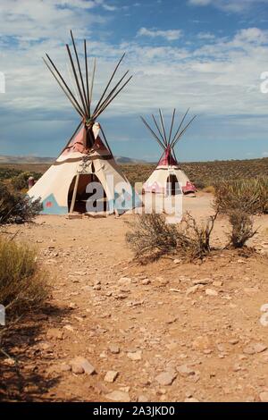 Traditionelle Indianische Tipi am Eagle Point, Grand Canyon West Rim Stockfoto