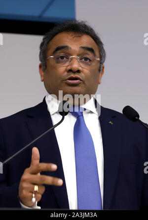 Tokio, Japan. 24. Juli, 2019. Dieses Bild am Juli 24, 2019 zeigt Mitsubishi Motors COO Ashwani Gupta bei Mitsubishi Motors Sitz in Tokio. Japans Automobilindustrie riesige Nissan Motor der Verwaltungsrat kündigte Nissan senior vice president Makoto Uchida wurde der neue CEO am Hauptsitz des Unternehmens in Yokohama ernannt, Vorort von Tokio am Dienstag, 8. Oktober 2019. Während Sie kündigte Mitsubishi Motors COO Ashwani Gupta als neuer COO und Nissan senior vice president Jun Seki, der stellvertretende Geschäftsführer, effektive spätestens zum 1. Januar 2020. Credit: Yoshio Tsunoda/LBA/Alamy leben Nachrichten Stockfoto