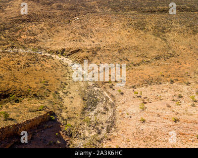 Luftaufnahme von Simpsons Gap und Umgebung im Northern Territory, Australien. Stockfoto