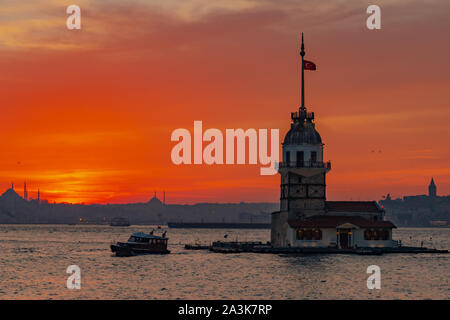 Jungfernturm bei Sonnenuntergang Stockfoto
