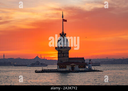 Jungfernturm bei Sonnenuntergang Stockfoto