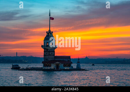 Jungfernturm bei Sonnenuntergang Stockfoto