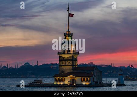 Jungfernturm bei Sonnenuntergang Stockfoto