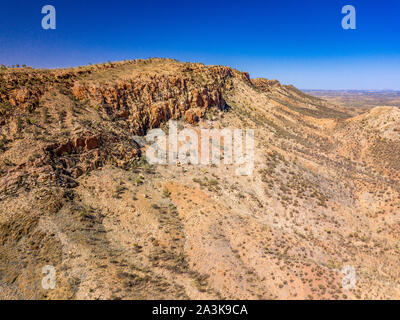 Luftaufnahme von Simpsons Gap und Umgebung im Northern Territory, Australien. Stockfoto