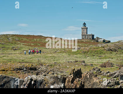 Sommer Tag Besucher und Robert Stevenson Leuchtturm auf der Insel. Fife, Schottland Stockfoto