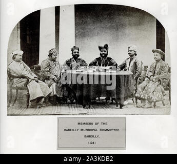 Mitglieder der Bareilly städtische Ausschuss, Indien von den Menschen in Indien" in den 1860er Jahren veröffentlicht wurden. Stockfoto