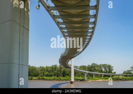 Bob Kerrey Fußgängerbrücke in Omaha, Nebraska Stockfoto