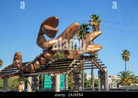 BARCELONA, Katalonien/Spanien - 04 Oktober 2019: Die berühmten gambrinus Skulptur ist in Moll de La Fusta, Port Vell entfernt und wurde zu einer Olympischen konzipiert Stockfoto