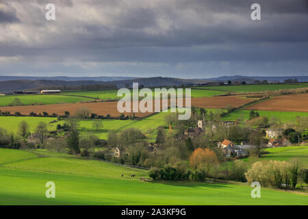 Dappled Licht auf den Frühling Landschaft, Poyntington, Dorset, England, Großbritannien Stockfoto