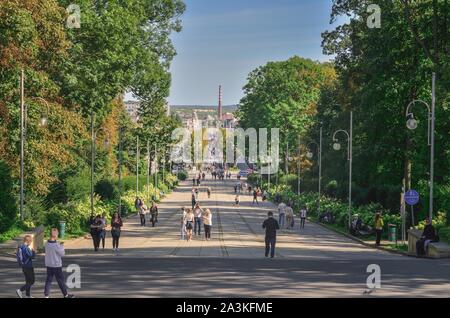 Tschenstochau, Polen - 15. September 2019: Gasse in der Mitte der Stadt Czestochowa, Polen. Stockfoto