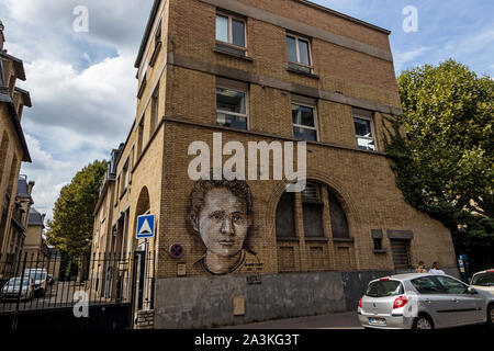 Das Musée Curie (Curie Museum) mit Graffiti von Marie Skłodowska Curie, Paris Stockfoto