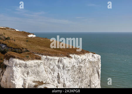 Die weißen Klippen von Dover, Teil der North Downs Formation, ist der Name der Region der englischen Küste mit Blick auf die Straße von Dover. Stockfoto