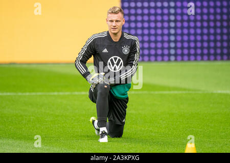 Dortmund, Deutschland. 08 Okt, 2019. Torwart Bernd LENO (GER) erstreckt, Aufwärmen, Aufwärmen, Aufwärmphase, vollständige Abbildung, Fußball-Legende, Ausbildung, bevor das Spiel Deutschland (GER) - Argentinien (ARG), der Deutschen Nationalmannschaft am 08.10.2019 in Dortmund/Deutschland. € | Nutzung der weltweiten Kredit: dpa/Alamy leben Nachrichten Stockfoto