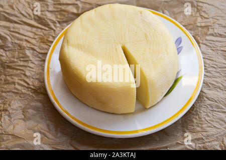 Rad der frischen handgefertigten Pecorino der sardischen Hirten Stockfoto