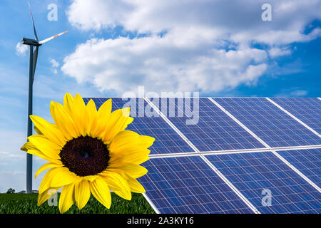 Solarenergie Windenergie in der Sonne Stockfoto