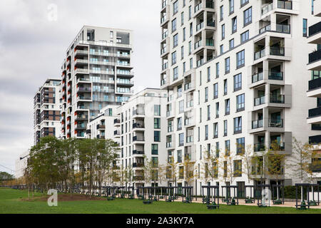 Häuser auf Toulouser Allee, Quartier Central, Stadtteil Derendorf, wohntürme Pandion Le Grand Tower und Ciel et Terre, Düsseldorf, Nordrhein Stockfoto