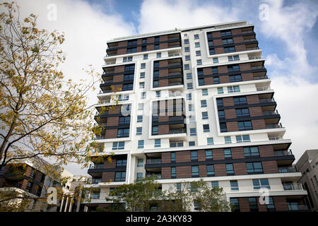 Häuser auf Toulouser Allee, Quartier Central, Stadtteil Derendorf, Pandion Le Grand Tower, Düsseldorf, Nordrhein-Westfalen, Deutschland. Haeuser an der Stockfoto