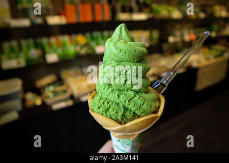 Matcha Grüntee Eis in Asakusa Stockfoto