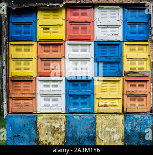 Bunte Fenster biene Warenkorb Stockfoto