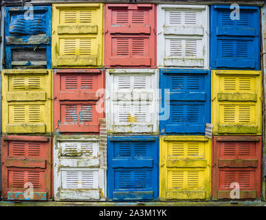 Farbige Fenster biene Warenkorb Stockfoto