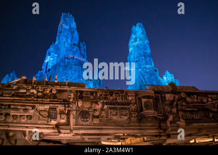 Orlando, Florida. September 27, 2019. Teilansicht des Millennium Falcon in Star Wars Galaxys Flanke an Hollywood Studios Stockfoto