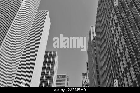 Hohen Wolkenkratzer an der 6th Avenue in New York, einschließlich der Büros der UBS Financial Services. Stockfoto