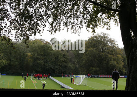 Cardiff, Großbritannien. 09 Okt, 2019. Wales Spieler während der Wales Football Team Training an der Vale Resort Hensol, in der Nähe von Cardiff am Mittwoch, 9. Oktober 2019. Das Team bereiten sich auf ihre bevorstehende UEFA Euro 2020 quailfier entfernt gegen die Slowakei morgen. pic von Andrew Obstgarten/Alamy leben Nachrichten Stockfoto