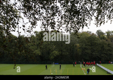 Cardiff, Großbritannien. 09 Okt, 2019. Wales Spieler während der Wales Football Team Training an der Vale Resort Hensol, in der Nähe von Cardiff am Mittwoch, 9. Oktober 2019. Das Team bereiten sich auf ihre bevorstehende UEFA Euro 2020 quailfier entfernt gegen die Slowakei morgen. pic von Andrew Obstgarten/Alamy leben Nachrichten Stockfoto