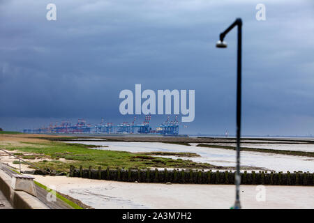 Anzeigen von Bremerhaven nach Bremerhaven Seehafen, Freie Hansestadt Bremen, Deutschland, Europa Stockfoto