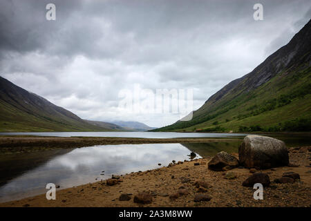 Reflexionen im Loch Etive Argyll und Bute Schottland Stockfoto