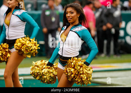 Philadelphia, Pennsylvania, USA. 6. Okt, 2019. Philadelphia Eagles Cheerleaders in Aktion während der NFL Spiel zwischen den New York Jets und die Philadelphia Eagles am Lincoln Financial Field in Philadelphia, Pennsylvania. Christopher Szagola/CSM/Alamy leben Nachrichten Stockfoto