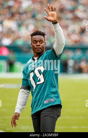 Philadelphia, Pennsylvania, USA. 6. Okt, 2019. Ehemalige Adler Jeremy Maclin Wellen auf die Masse während des NFL Spiel zwischen den New York Jets und die Philadelphia Eagles am Lincoln Financial Field in Philadelphia, Pennsylvania. Christopher Szagola/CSM/Alamy leben Nachrichten Stockfoto