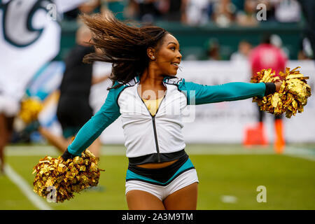 Philadelphia, Pennsylvania, USA. 6. Okt, 2019. Philadelphia Eagles Cheerleaders in Aktion während der NFL Spiel zwischen den New York Jets und die Philadelphia Eagles am Lincoln Financial Field in Philadelphia, Pennsylvania. Christopher Szagola/CSM/Alamy leben Nachrichten Stockfoto