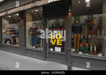 BENSIMON STORE RUE DU CHERCHE MIDI Stockfoto