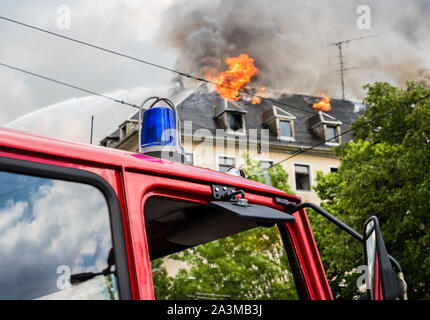 Feuer mit Feuer Lkw Stockfoto