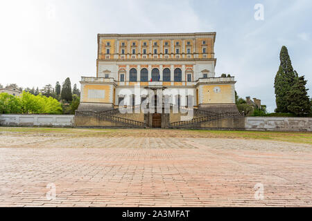 Palazzo Farnese, auch genannt Villa Farnese, berühmte Villa mit wunderschönem Garten in Caprarola, Viterbo nördlichen Latium, Italien. Stockfoto