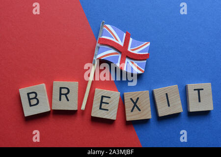 Brexit und Union Jack Flagge auf der blauen und roten Hintergrund Stockfoto