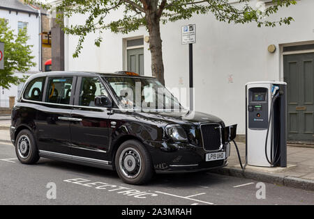 London Black Cab, TX Elektrotaxi von LEVC Stockfoto