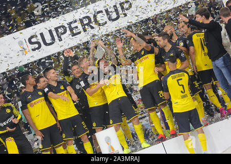 DORTMUND, Deutschland - August 03, 2019: Borussia Dortmund squad dargestellt, während das Finale der Deutschen 2019/20 Supercup. Stockfoto