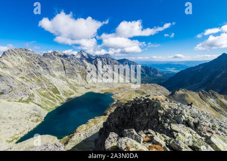 Hohe Tatra Bergrücken in Polen und der Slowakei. Blick vom Peak über Koprovsky Tatra Gebirge Stockfoto