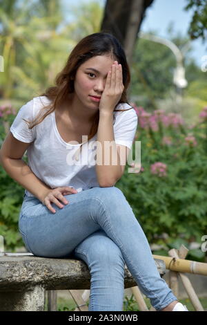 Beschämend ziemlich Minderheit weiblich Frau Stockfoto