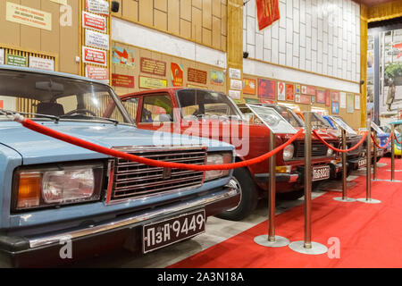 Museum des Autos des Sozialismus - Peshtera, Pasardschik, Bulgarien - 10. Oktober 2019. Autos, die von den Ländern des ehemaligen sozialistischen Lagers hergestellt Stockfoto