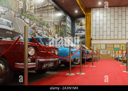 Museum des Autos des Sozialismus - Peshtera, Pasardschik, Bulgarien - 10. Oktober 2019. Autos, die von den Ländern des ehemaligen sozialistischen Lagers hergestellt Stockfoto