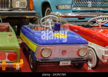 Museum des Autos des Sozialismus - Peshtera, Pasardschik, Bulgarien - 10. Oktober 2019. Autos, die von den Ländern des ehemaligen sozialistischen Lagers hergestellt Stockfoto