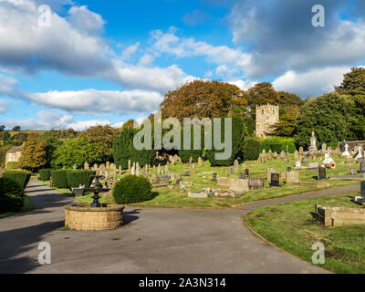 Die Ruine von St. Marys Kirche vom Friedhof an der Pateley Bridge North Yorkshire England Stockfoto