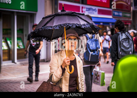 Das Leben auf der Straße in Tokio, Japan. Stockfoto